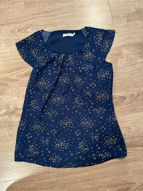 Ricki's Layered flutter sleeve, pleated neckline flowy blouse. XS.